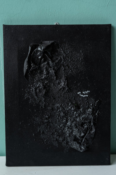 Instant thoughtful dot (diptych)