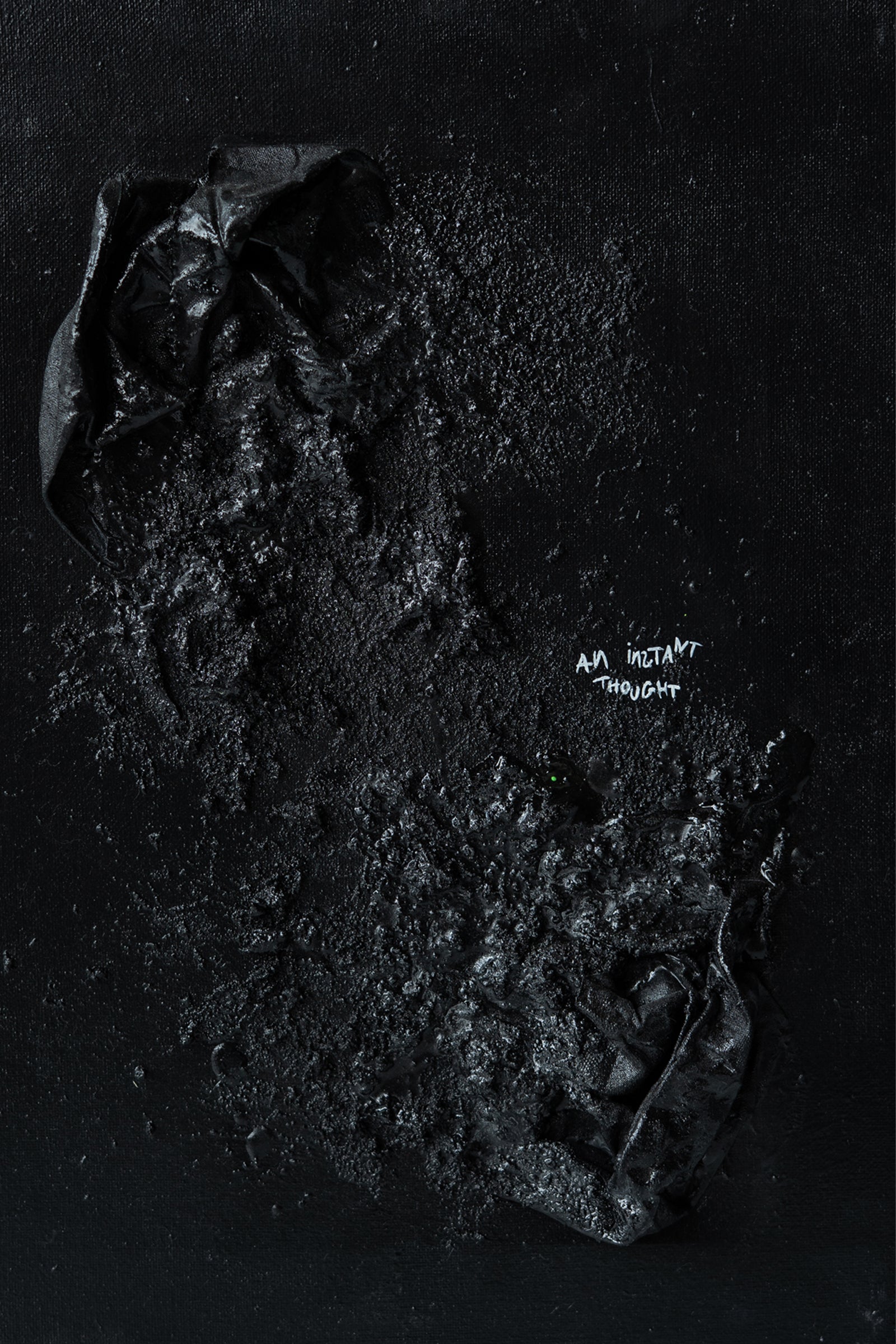 Instant thoughtful dot (diptych)