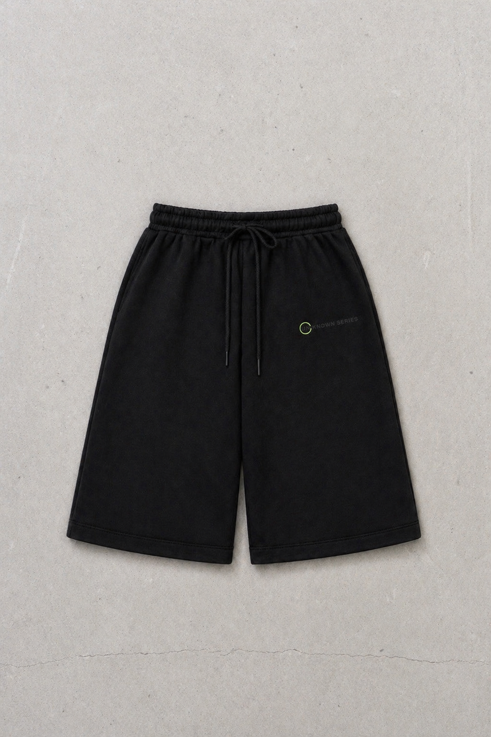 Shorts Oversized Silhouette in Ash Black - Verlin