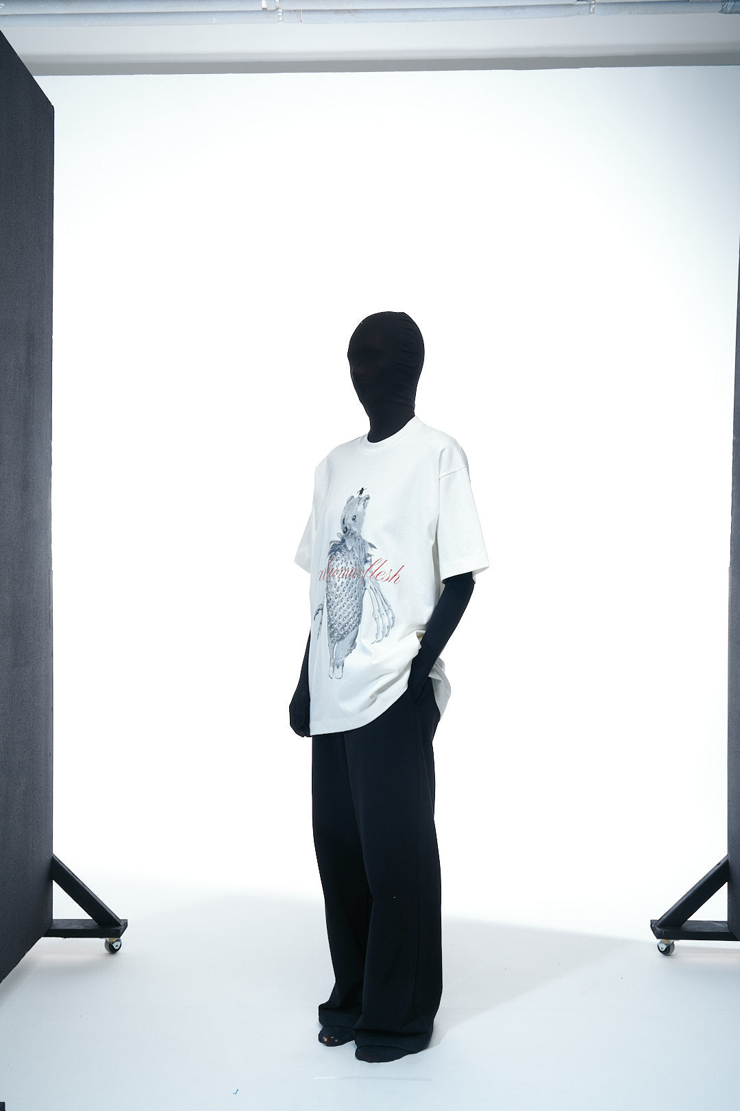 T-Shirt "Eat Human Flesh"