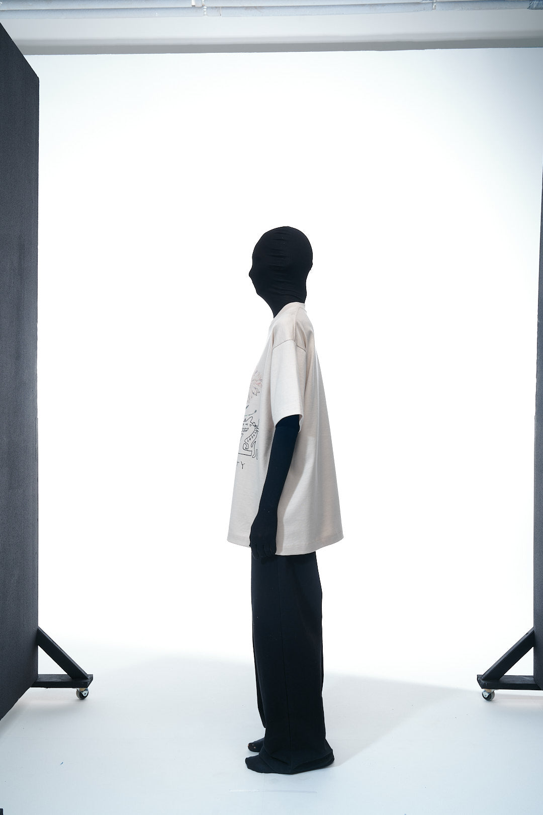 T-Shirt "Fictional Reality"